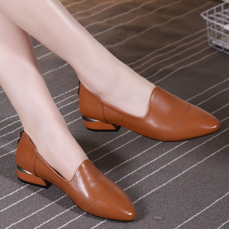2021 new leather four-season shoes flat simple large size women's shoes 41-43 autumn a pedal soft leather single shoes women