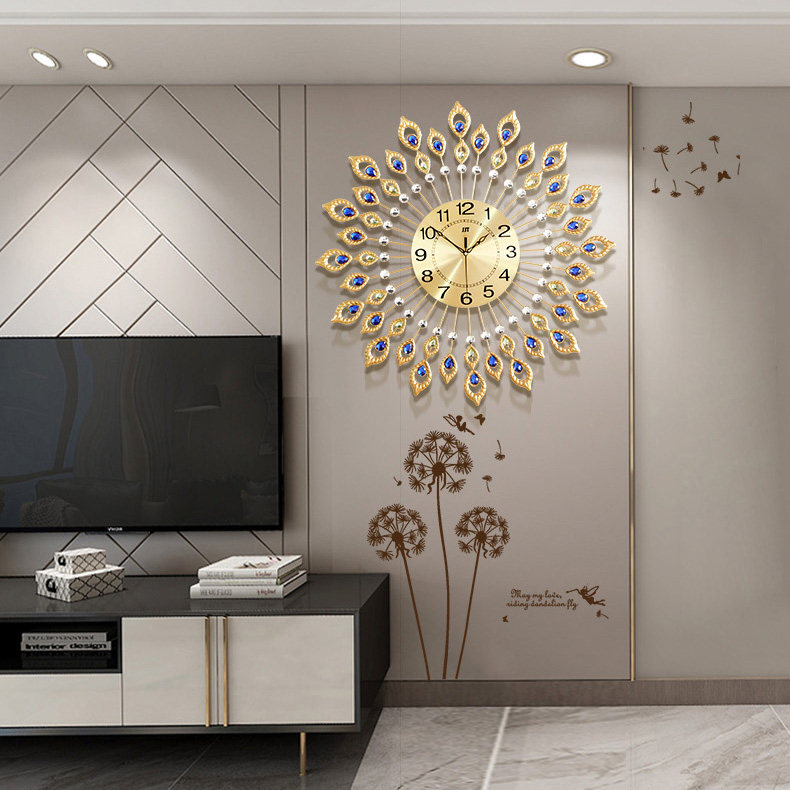 Wall clock Peacock light luxury atmospheric style watch living room modern fashion European style watch Simple personality creative decoration clock