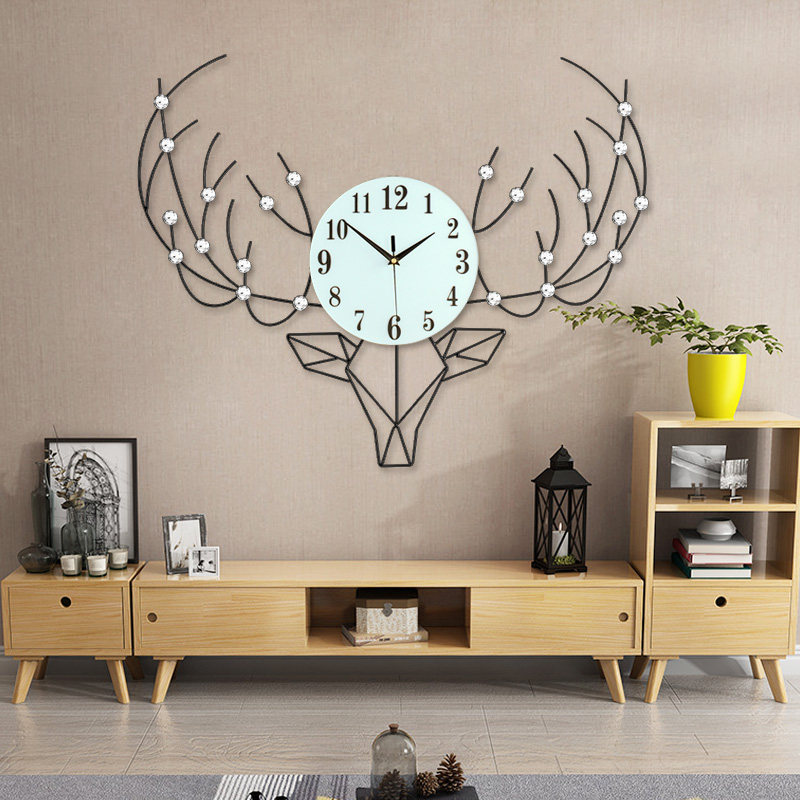 Light luxury Nordic simple deer head wall clock Living room household creative decoration watch Light luxury fashion modern clock wall hanging