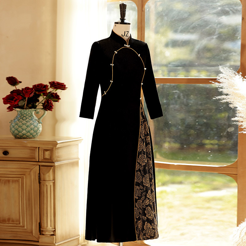 Slimming Black Mother's Clothing, Gold Velvet Ao Dai, Improved Autumn Long-Sleeved Cheongsam, 2026 New Style Women's Retro Dress