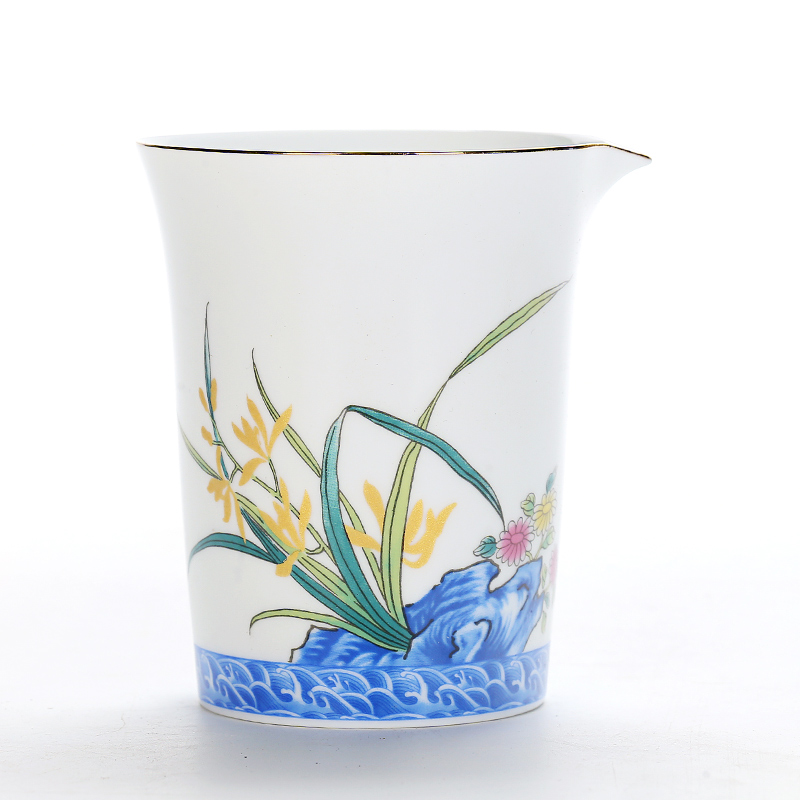 Old household kung fu tea accessories at the grid tea sea of blue and white porcelain ceramic fair large male cup white porcelain cups of tea ware