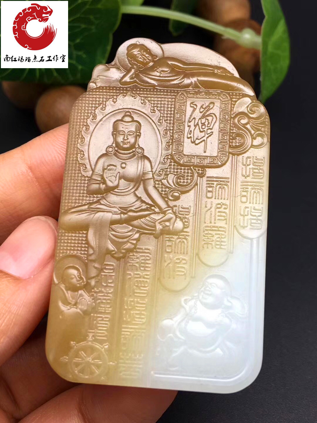 Xinjiang and Tian Yuzhu lipid white jade buddha blessed to hang the shining of the shining goddess of the mountain waters