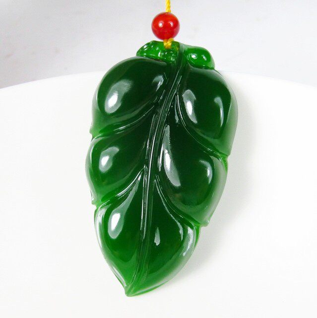 Xinjiang and Tian jade jade pendant leaf hanging on leaves of corn - leaf and authentic spinach green