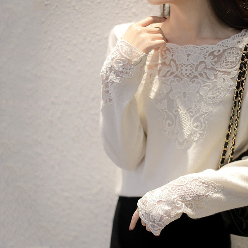 Lace beating undershirt woman 2022 spring autumn new splicing hook flower embroidery sleeve head wool white knitwear blouse