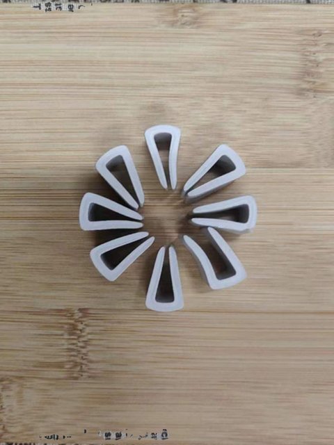 Enamel Pot, Cast Iron Pot, Pot Rim Clip, Plastic Clip to Prevent Bumps, Ventilation and Storage, Special Anti-Collision Pot Edge Clip Accessories