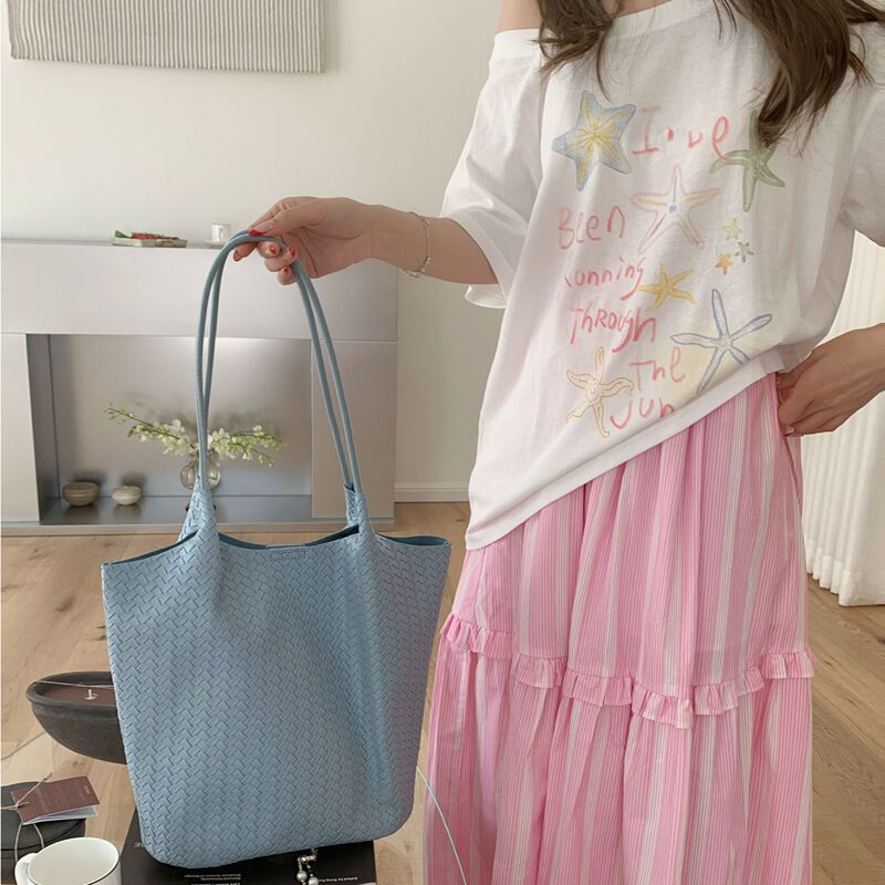 Bamboo Shoot Meow Meow Korean Design Woven Pattern Shoulder Bag 2026 New Model ins Fashionable Versatile Large Capacity Tote Bag
