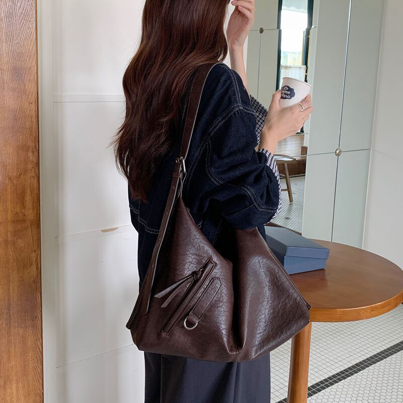 Bamboo Shoot Meow Meow Retro Niche Design Textured Shoulder Bag for Women 2026 Autumn/Winter Zipper Commuter Personalized Crossbody Bag Bamboo Shoot Meow Meow Retro Niche Design Textured Shoulder Bag for Women 2026 Autumn/Winter Zipper Commuter Personalized Crossbody Bag