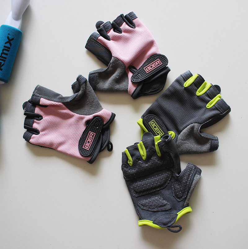 Fitness gloves male and female hominin anti-cocoon instruments training thin anti-slip semi-finger bike gym dumbbells armguard