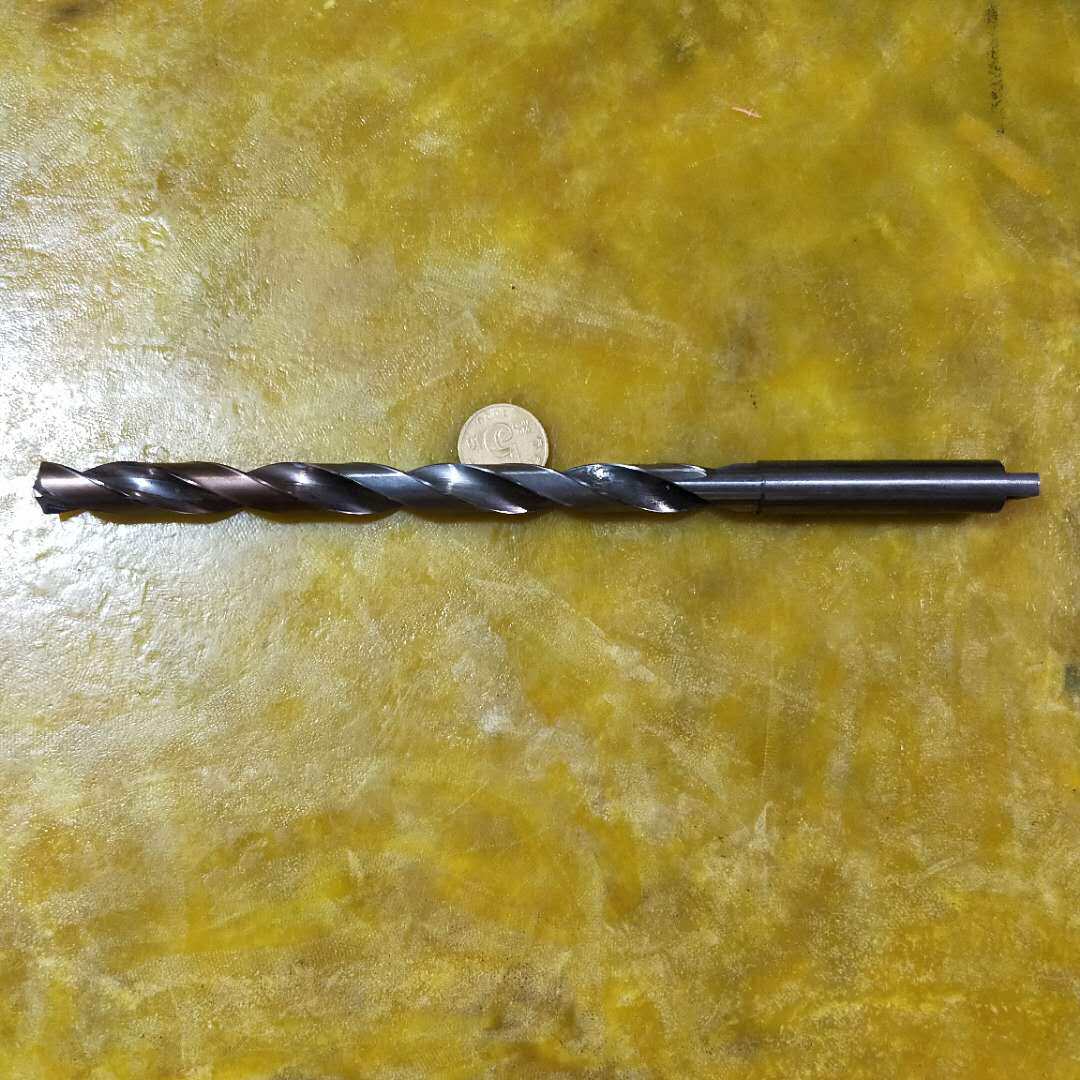 Imported second-hand tungsten steel alloy internal cooling drill bit D11 total length 113 blade length 65