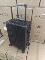 Алюминиевая рама черного цвета, универсальный стиль.