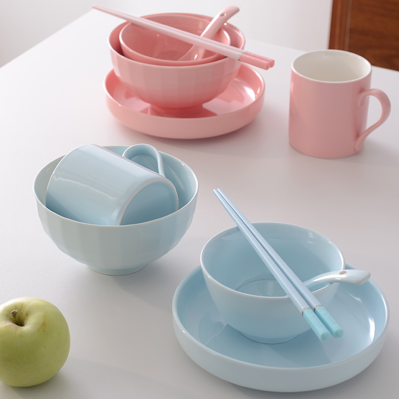 Tableware Set for One Person, Exquisite Tableware for Two People, Suitable for Home Use, with a Sense of Ceremony, High Aesthetic Value, Suitable for Couples and Children, Includes Bowls, Plates, Chopsticks, and Spoons