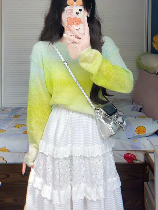 Tea-Like Temperament, Unique and Age-Reducing, Chic Top, Green Gradient V-Neck Sweater, Knitted Shirt for Women, 2026 Spring New Style