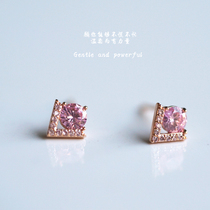The girls dream is gentle and powerful sterling silver needle pink diamond V-shaped earrings simple and exquisite rose gold