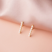Simple S925 sterling silver needle straight row pearl studs small exquisite workplace commuter gilded French elegant simplicity