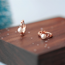Simple scenery fresh literary and artistic commuting temperament Pearl small earring ear buckle Korean gentle niche design