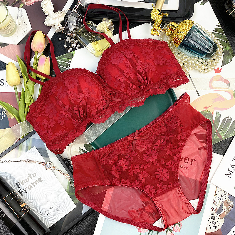 This Life Year Red Lingerie Women Gather Little Bra No Marks Palm Cup No Steel Ring Sexy Lace Little Cute Suit Thick
