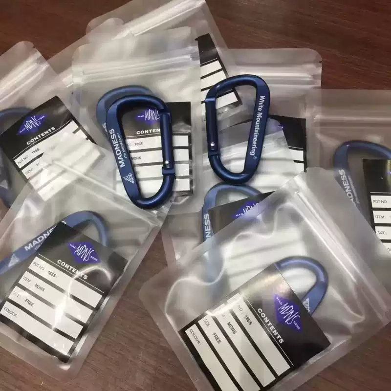 ARMOR Madness Shawn Yue móc khóa kỷ niệm 4 năm phiên bản giới hạn mặt dây chuyền carabiner đồng thương hiệu White Mountain