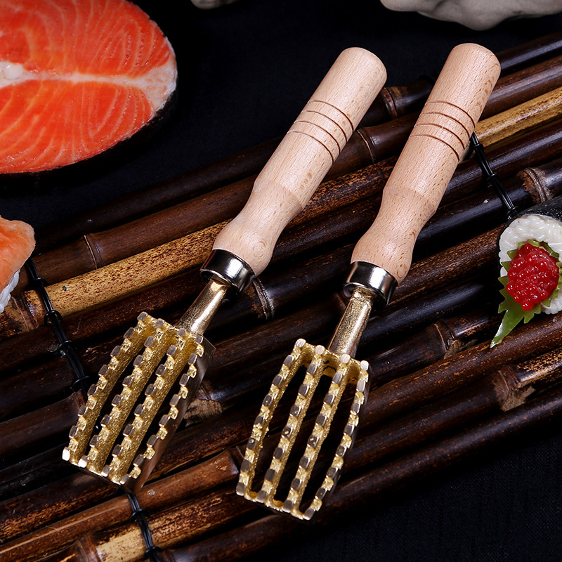 Japanese-style brass fish scale planer wooden handle manual scale planer to kill fish Japanese and Korean restaurant kitchen special scale tool