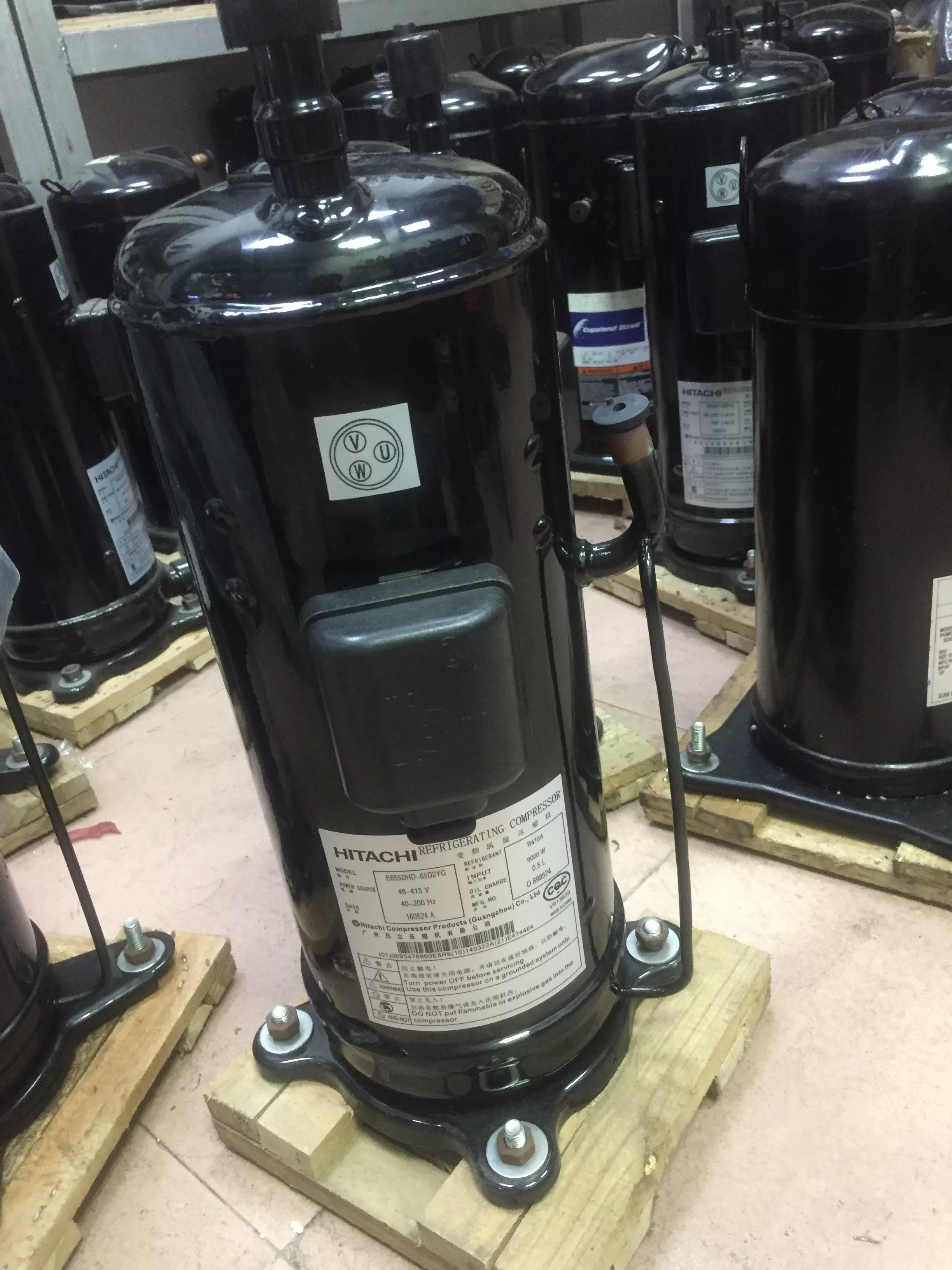 E655DHD-65D2YG E656DHD-65D2YG новый оригинальный оригинальный инвертор Hitachi центральный кондиционер компрессор