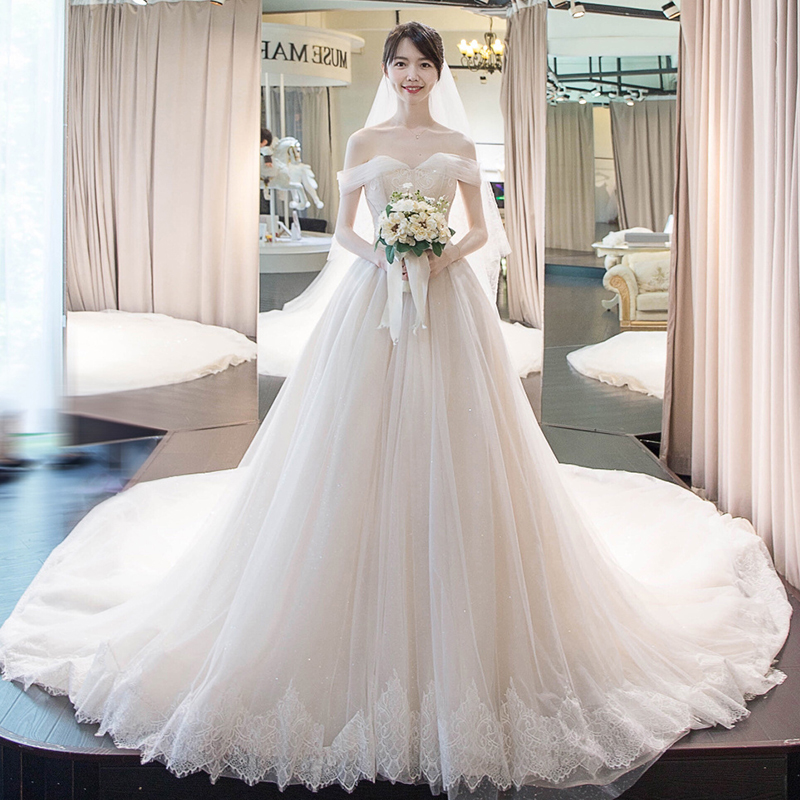 One shoulder simple wedding  dress  2019 new Korean  bride 