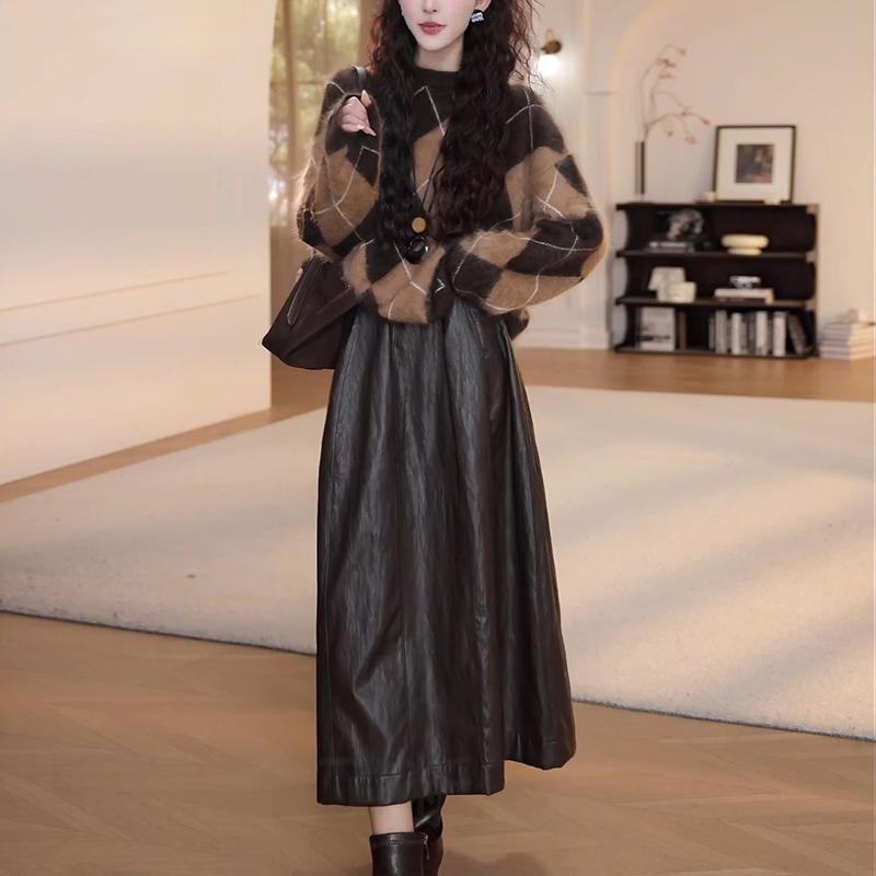 Korean-Style Loose Round-Neck Long-Sleeve Plaid Top Autumn and Winter New Fashion Casual Sweater Half-Length Leather Skirt Real Two-Piece Set
