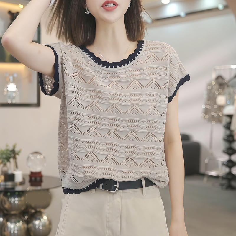[Clearance] Hollow-Out Thin Knit Top for Women, Summer Lace Trim, Unique Design, Stylish Short-Sleeve Blouse