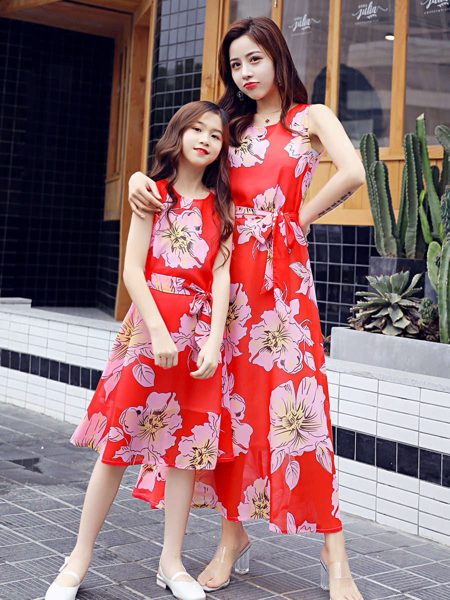 Not the same parent-child summer dress mother-daughter Chiffon dress Western school net red 2021 new wave beach dress fashion