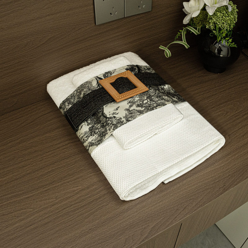 New Bath Towels, Towel Samples, Bathroom, Shower Room, Washbasin, Toilet Cabinet, Decorative Ornaments, Exhibition Hall Accessories