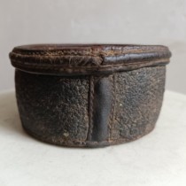 Small bamboo basket sewn from cowhide in the Qing Dynasty thickly coated with paste fine workmanship completely preserved and authentic antiques and miscellaneous items