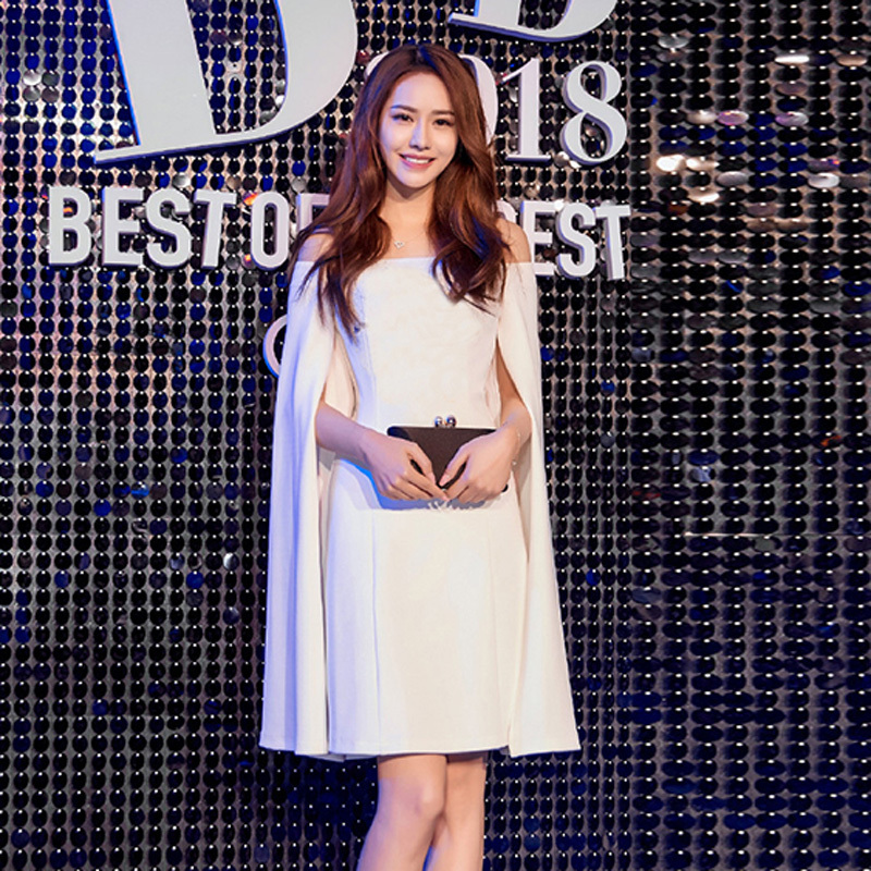 White, Stunning Little Evening Dress for Women, with a High-End, Light Luxury, Niche Design, Suitable for Petite Hosts, One-Shoulder Dress for Annual Meetings