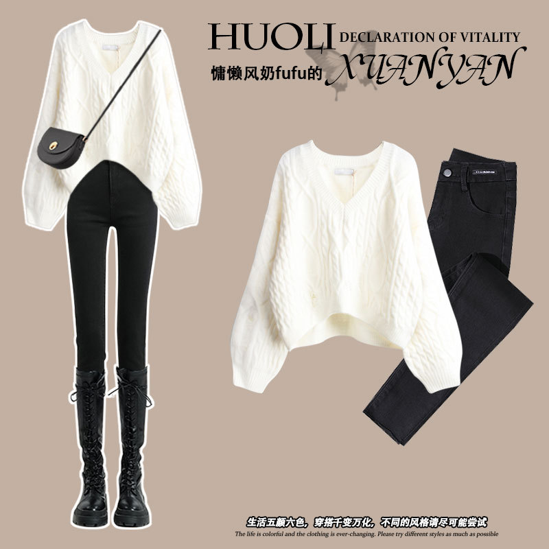 White V-Neck Short Sweater, Spring Outfit for Women, 2026 New Korean Style, Unique Design, Petite Top