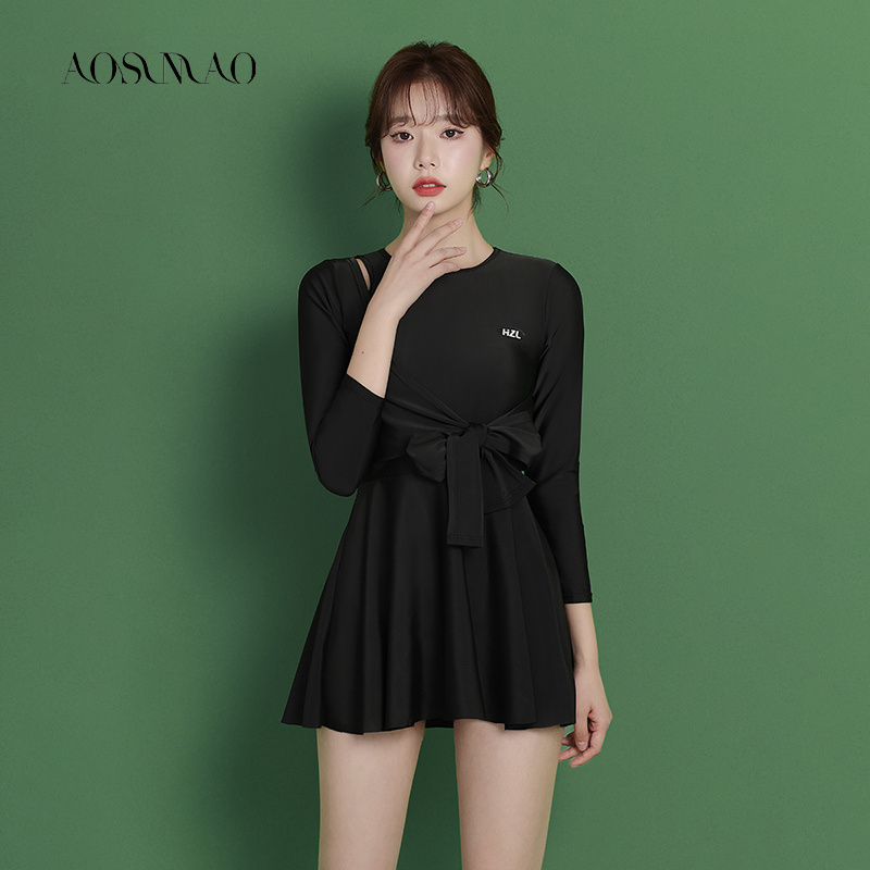 Swimsuit women's 2022 new one-piece hot spring conservative long-sleeved sports show thin small chest gathered skirt-style meat-covering swimsuit