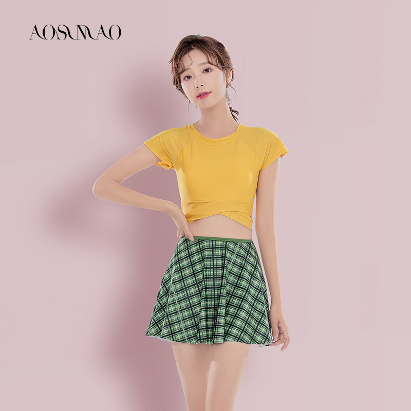 Two-piece swimsuit for women to cover belly and show thin three-piece suit with small chest gather flat angle conservative meat-covering skirt style 2022 new swimwear