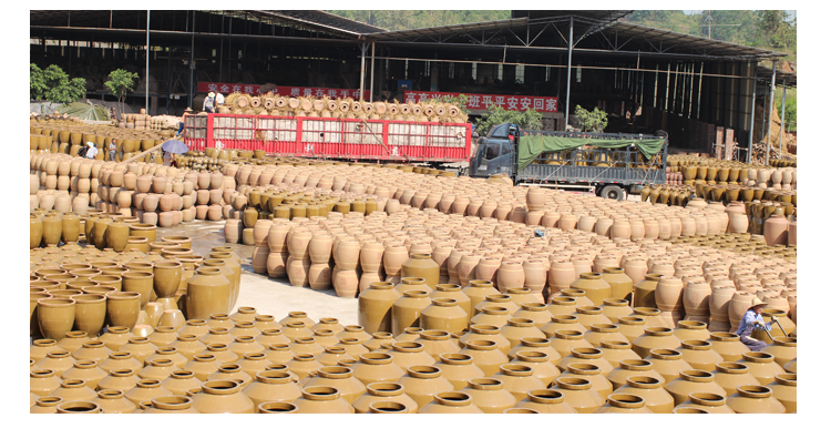 The Big household water storage tank in the Big old ceramic plant landscape lotus collectors GangPen is suing garden