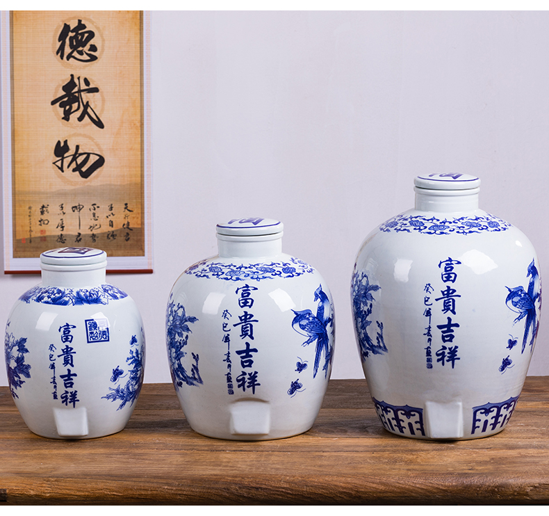 Jingdezhen ceramic jar household seal tap water expressions using the to save an empty bottle mercifully wine wine earthenware blue it