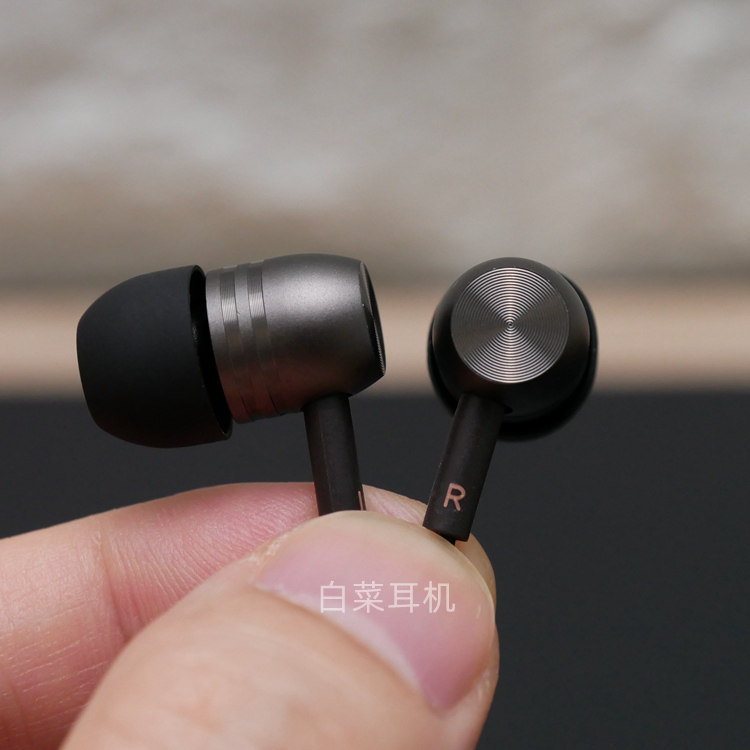 Low frequency overlord metal In-ear Phone Wire Control Wired Gaming Headphones Surge Overweight Bass DJ Rock