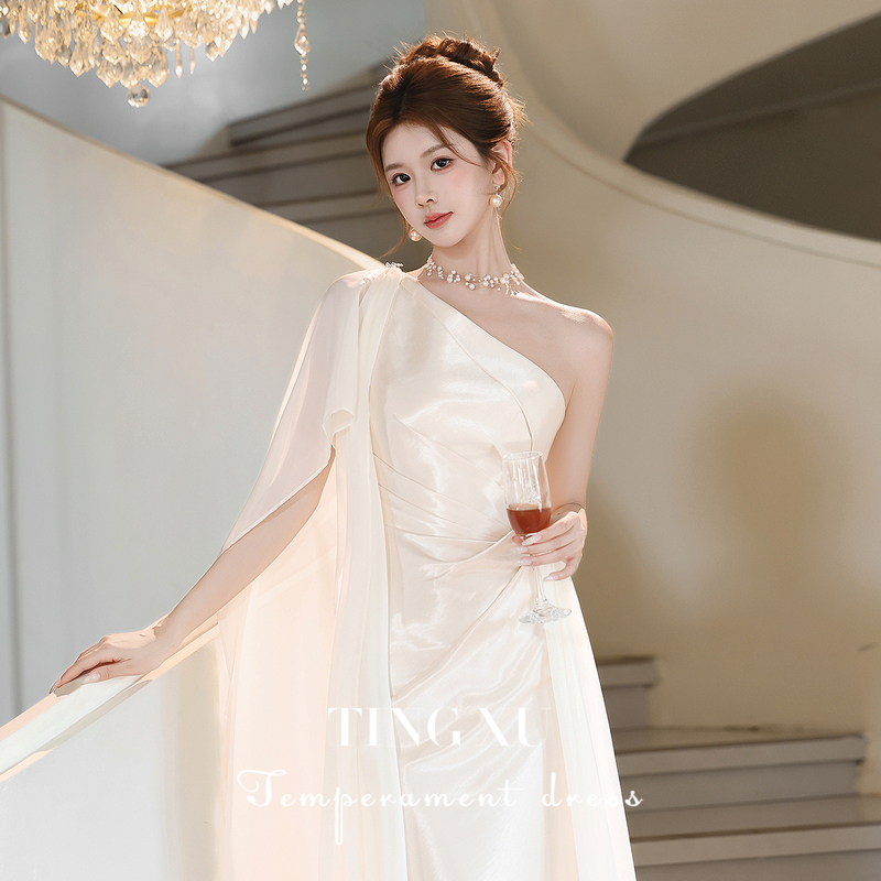 Ting Xu's "Floating Light Like a Dream" French-Style Off-Shoulder Engagement Dress, High-End and Stunningly Beautiful, Morning Gown, Bride's Toast Dress Ting Xu's "Floating Light Like a Dream" French-Style Off-Shoulder Engagement Dress, High-End and Stunningly Beautiful, Morning Gown, Bride's Toast Dress