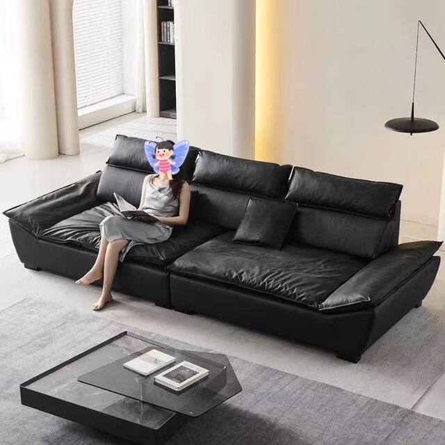 Italian minimalist ສີຄີມໃຫມ່ sofa ຊື່ແຖວກ້ວາງພິເສດອາພາດເມັນຂະຫນາດນ້ອຍນັ່ງເຮືອເລິກຫ້ອງດໍາລົງຊີວິດຂະຫນາດໃຫຍ່ນັ່ງ cat claw sofa ຫນັງ