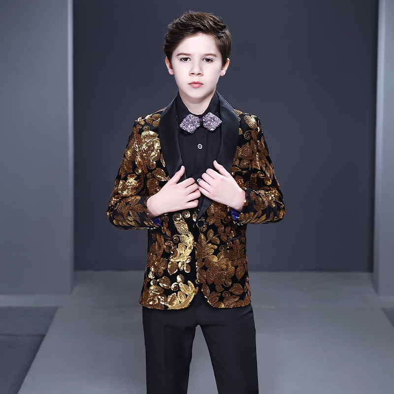 Boy suits suit children's gown walking show handsome Inn bright films Western-style piano for the stage host