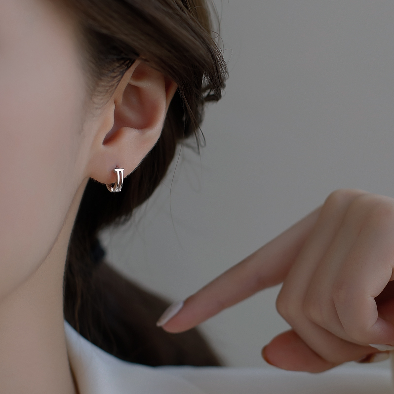 Yang Qiansu circle 925 pure silver earbutton female 2021 new INS cool simple geometry sleep without picking earrings