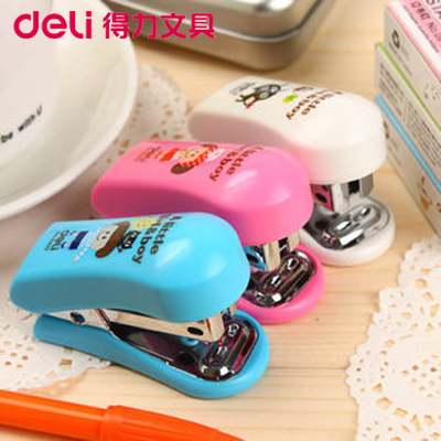 Deli 0302 cute mini stapler student gift cartoon stapler 12# small and convenient