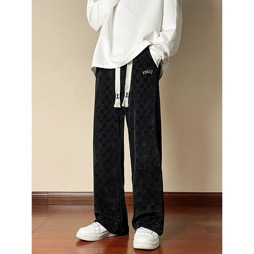 Вельветовые брендовые штаны, дизайнерские шахматы, тренд сезона