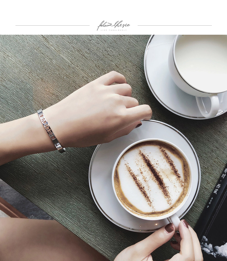 [Sydney Life Fab2Cheire ACC] vòng tay chữ cái đầu trắng trìu mến vòng mã não