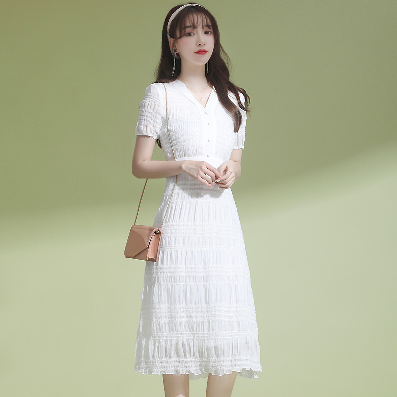 2022 new snow spinning white one-piece dress female summer V collar short sleeve temperament fairy cashew with slim French length dress