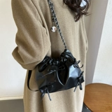 Сумка на одно плечо, небольшая сумка, сумка через плечо, модная универсальная цепь с бантиком, мусорный мешок, ремешок для сумки, сумка подмышку, коллекция 2023