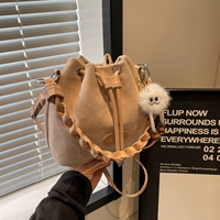 Розовая подвеска