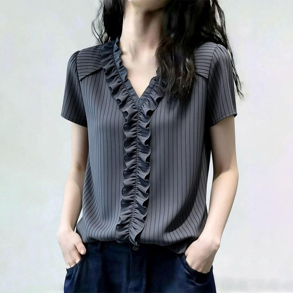 灰色V领衬衫女士短袖2026夏季新款时尚减龄显瘦设计感木耳边上衣