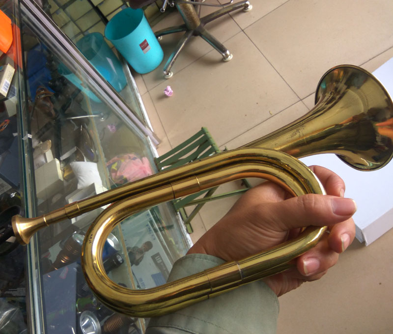 69-year-old Bugle Cultural Revolution Bugle Pure copper Assault no Infantry No Military fan collection Old bugle with cloth bag