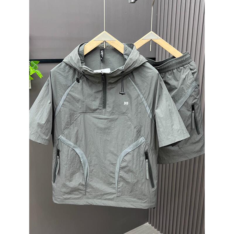 Summer New Style Patchwork Hooded Pullover Jacket Set for Men, Trendy American-Style Loose Cargo Shorts, Versatile Two-Piece Set Summer New Style Patchwork Hooded Pullover Jacket Set for Men, Trendy American-Style Loose Cargo Shorts, Versatile Two-Piece Set