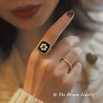 The seventh chapter of the Night the golden square ring light extravagant sophisticated and ancient with vintage advanced senses nemesis red